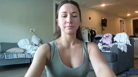 Snapshot of ariicutekitty chatting on September 21, 1:43 pm airskiii online show from September 21, 1:43 pm