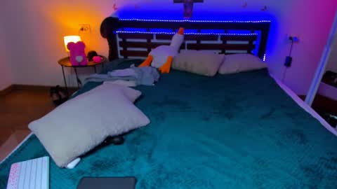 Ari online show from October 11, 2:53 pm