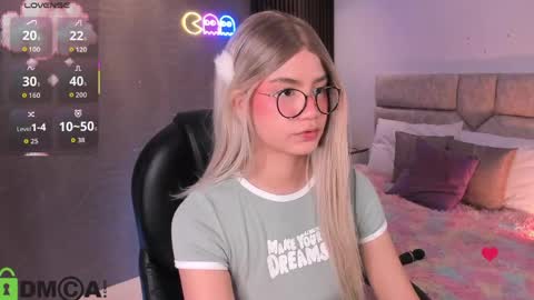 Ari  online show from May 14, 9:20 pm