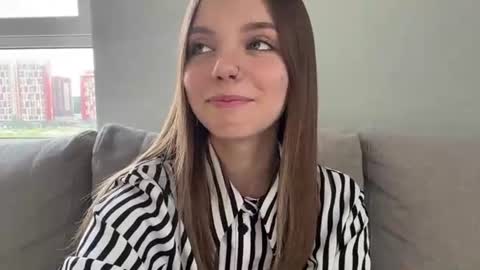 Lisa online show from July 24, 1:09 pm