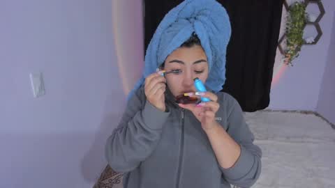 Snapshot of artemis_020 chatting on January 6, 11:31 pm FENIX online show from January 6, 11:31 pm