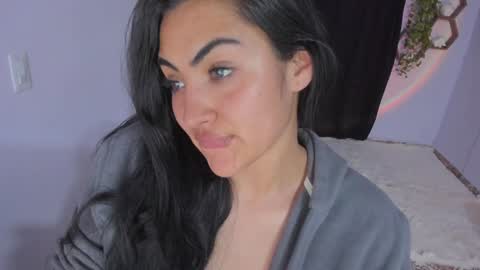 Snapshot of artemis_020 chatting on December 7, 2:42 am FENIX online show from December 7, 2:42 am