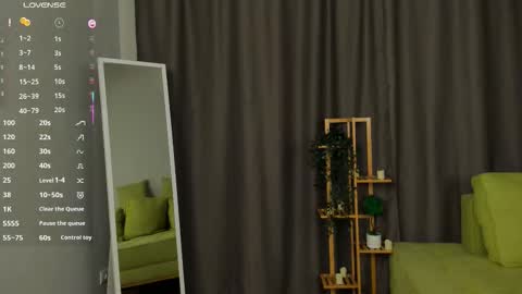Snapshot of arthurpelto chatting on September 25, 8:06 pm Sara online show from September 25, 8:06 pm