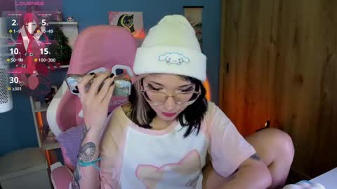Snapshot of artic_love chatting on March 7, 6:13 am Lenna online show from March 7, 6:13 am