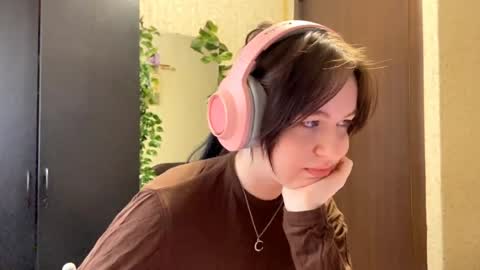 Mary online show from May 15, 3:37 pm
