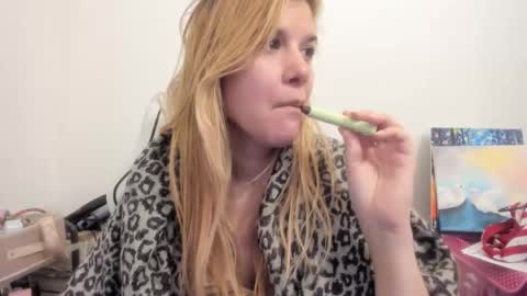 MIA online show from November 25, 9:11 am