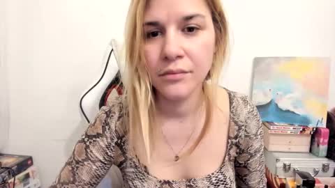 Snapshot of artsyandcraftsy_ chatting on March 12, 6:32 pm MIA online show from March 12, 6:32 pm