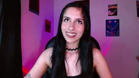   Independent Model online show from April 23, 10:45 pm