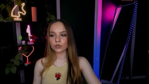 A Tiny Angel online show from May 7, 11:14 am