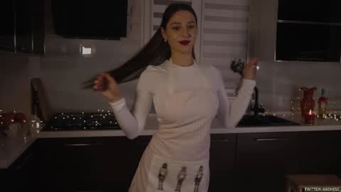 Call me Ann online show from December 6, 7:33 pm