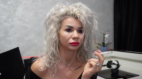 Snapshot of ashadevon_fit chatting on January 5, 2:38 am Asha online show from January 5, 2:38 am