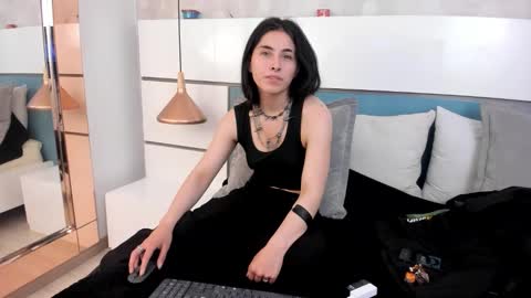 Ashkoreh online show from December 20, 8:24 pm