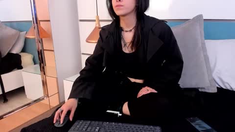 Ashkoreh online show from November 8, 10:26 pm