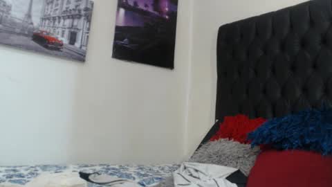 Snapshot of ashleey_thompson chatting on September 18, 12:09 am ashleey_thompson online show from September 18, 12:09 am