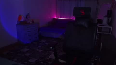 Snapshot of ashley__cooper__ chatting on December 15, 4:07 am Yasmina online show from December 15, 4:07 am