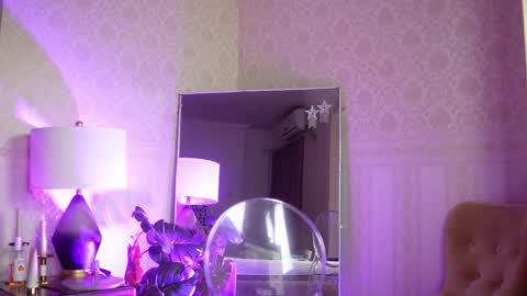 Ashley online show from March 5, 11:44 pm