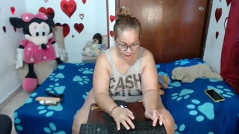 Snapshot of ashley_pink11 chatting on February 24, 10:47 pm ashley pink11 online show from February 24, 10:47 pm