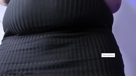 Snapshot of ashleydavis_ chatting on October 19, 5:31 am ASHLEY online show from October 19, 5:31 am