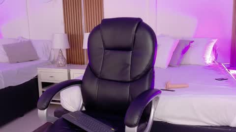 Ashley  online show from November 1, 7:12 am