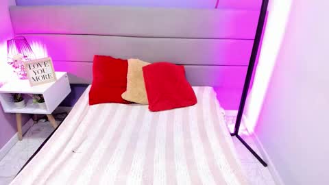 ashleyrobert_ online show from February 2, 10:42 pm