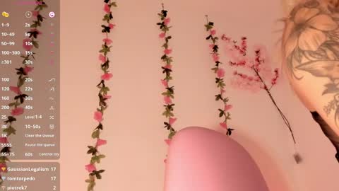 dahiana online show from April 10, 9:32 pm