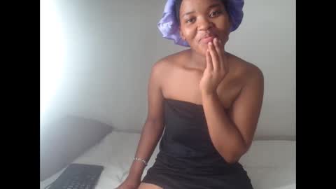 Snapshot of ashleyt255 chatting on September 25, 8:57 am ashleyt255 online show from September 25, 8:57 am