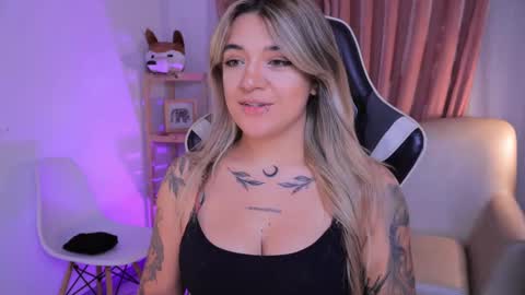 Ashley Lauren online show from September 17, 3:59 am