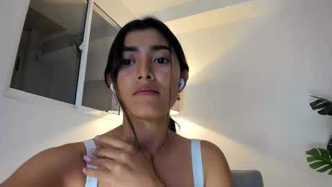 Snapshot of ashllovee_ chatting on January 16, 3:56 am ashllovee online show from January 16, 3:56 am