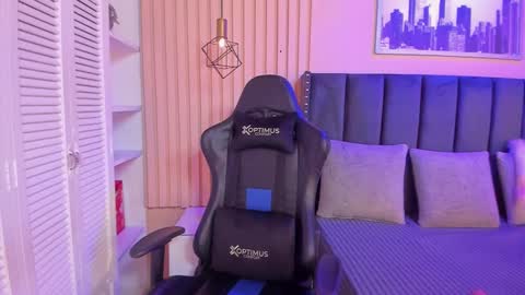 Snapshot of ashlye_miller_ chatting on January 8, 3:40 am ashlye_miller_ online show from January 8, 3:40 am