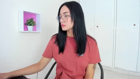 Snapshot of asiam_brunet chatting on January 7, 12:52 pm Camila online show from January 7, 12:52 pm
