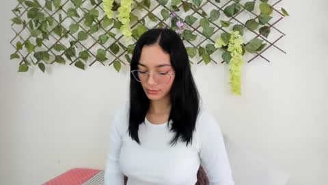 Snapshot of asiam_brunet chatting on October 8, 2:43 pm Camila online show from October 8, 2:43 pm