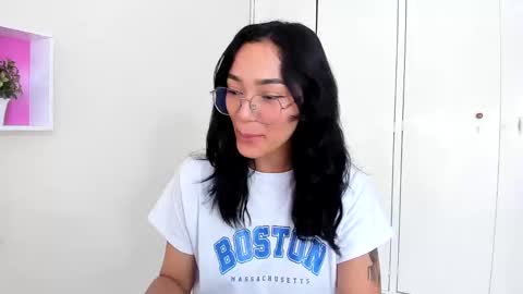 Snapshot of asiam_brunet chatting on January 27, 12:58 pm Camila online show from January 27, 12:58 pm