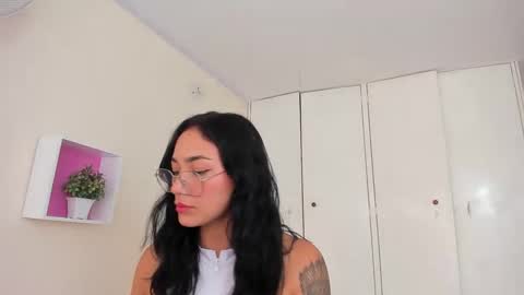 Snapshot of asiam_brunet chatting on February 7, 2:26 pm Camila online show from February 7, 2:26 pm