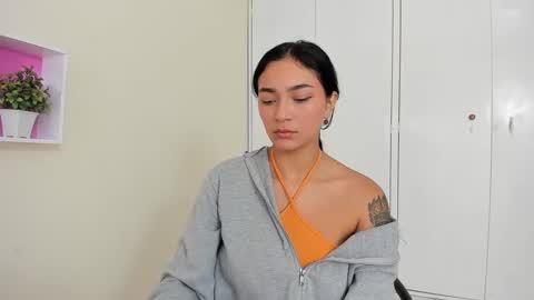 Snapshot of asiam_brunet chatting on February 12, 1:16 pm Camila online show from February 12, 1:16 pm