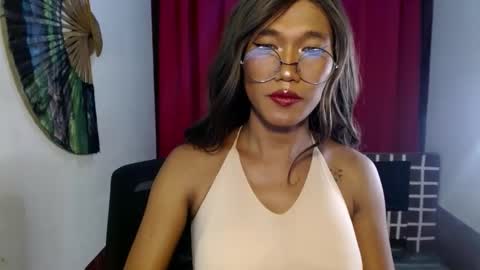 Snapshot of asian_petit19 chatting on January 18, 11:32 am Lovely online show from January 18, 11:32 am