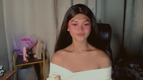 Kianna online show from April 18, 2:19 pm