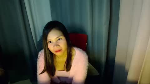 Snapshot of asiansluttyxx chatting on January 3, 4:33 am JEAN online show from January 3, 4:33 am