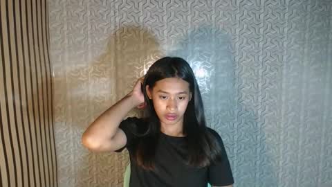 kisses online show from April 19, 6:10 pm