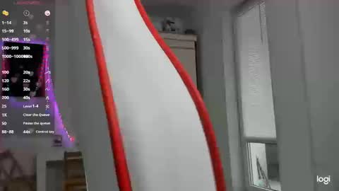 Caroline online show from March 12, 1:58 pm