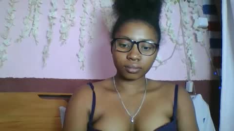 asmiraa online show from May 31, 6:09 pm