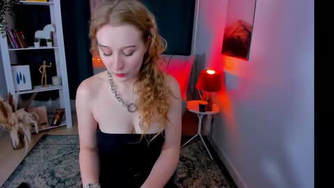 Snapshot of astra_mluse chatting on September 27, 4:47 pm Astra online show from September 27, 4:47 pm