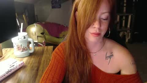 Snapshot of astraeasiren chatting on October 24, 3:46 am AstraeaSiren online show from October 24, 3:46 am
