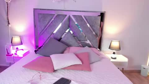 Astrid  online show from April 15, 2:45 am