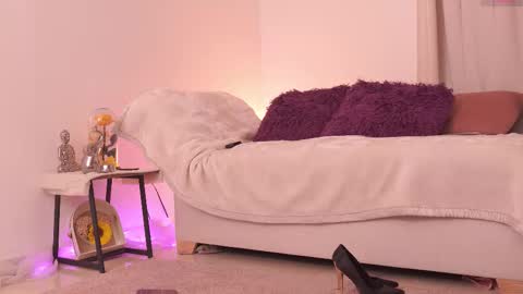 Victoria online online show from February 22, 3:51 am