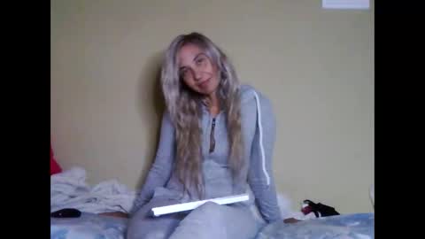 Snapshot of asyalu chatting on September 23, 6:06 pm AsyaLu online show from September 23, 6:06 pm