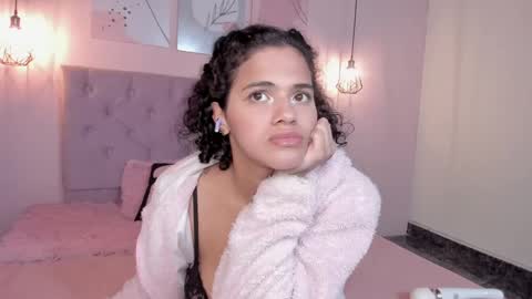 Snapshot of atenajb chatting on September 17, 7:28 am ATENA online show from September 17, 7:28 am