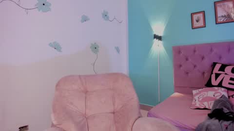 Snapshot of atenajb chatting on January 5, 2:08 pm ATENA online show from January 5, 2:08 pm