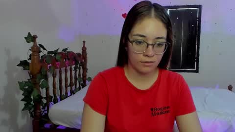 Snapshot of atenas__05 chatting on January 2, 7:07 pm atenas online show from January 2, 7:07 pm