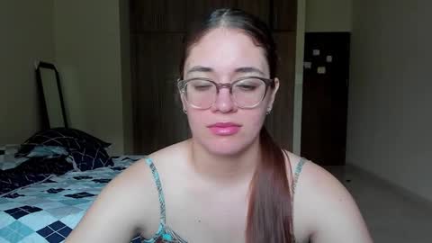 Snapshot of atenas__05 chatting on February 5, 7:10 pm atenas online show from February 5, 7:10 pm