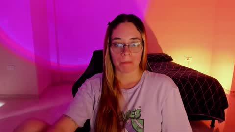 Snapshot of atenas__05 chatting on September 12, 7:10 pm atenas online show from September 12, 7:10 pm